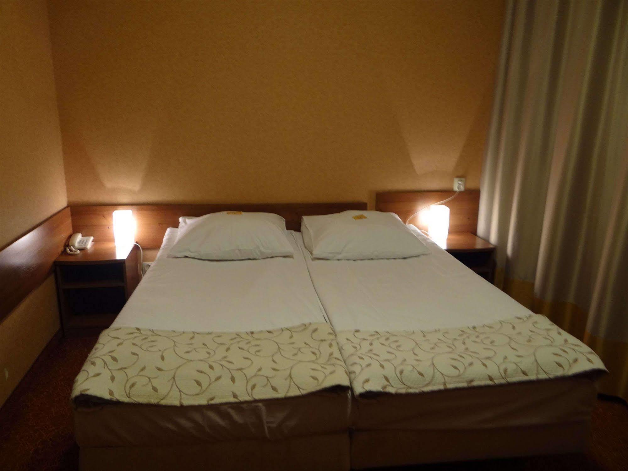 Grot Hotel Malbork Exterior photo